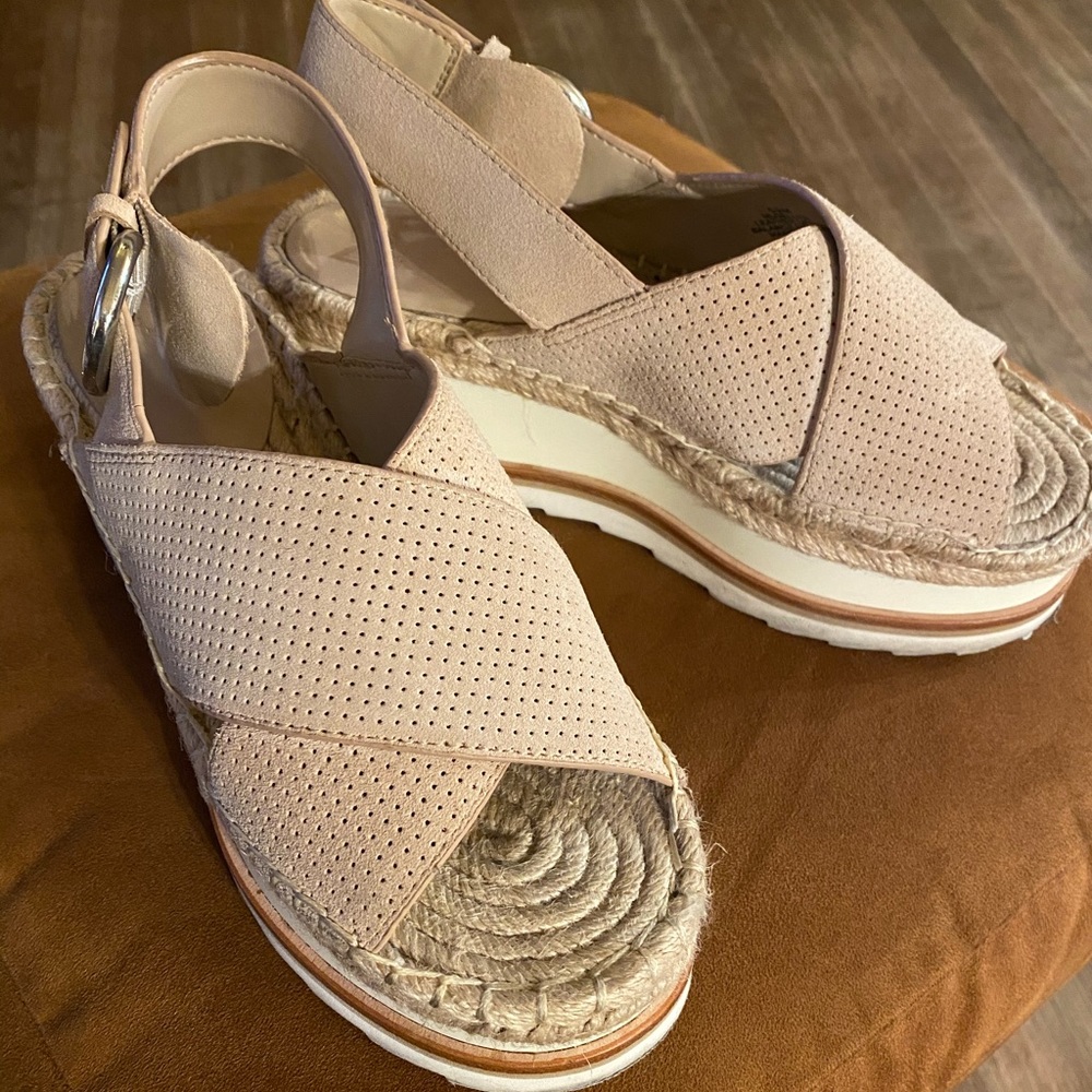 Marc Fisher criss cross wedges 5.5